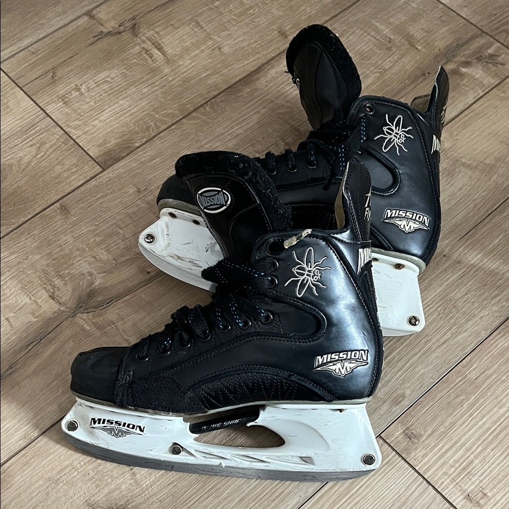 Mission AMP Fly Black Ice Hockey Skates Men Size 10 GUC